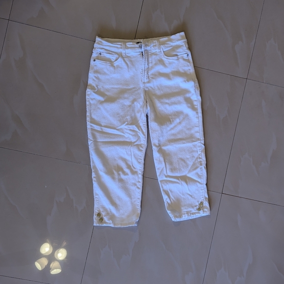 NYDJ Not Your Daughters Jeans Ariel Crop White Stretch Jeans Size 8 Capri Zipper - Picture 1 of 16